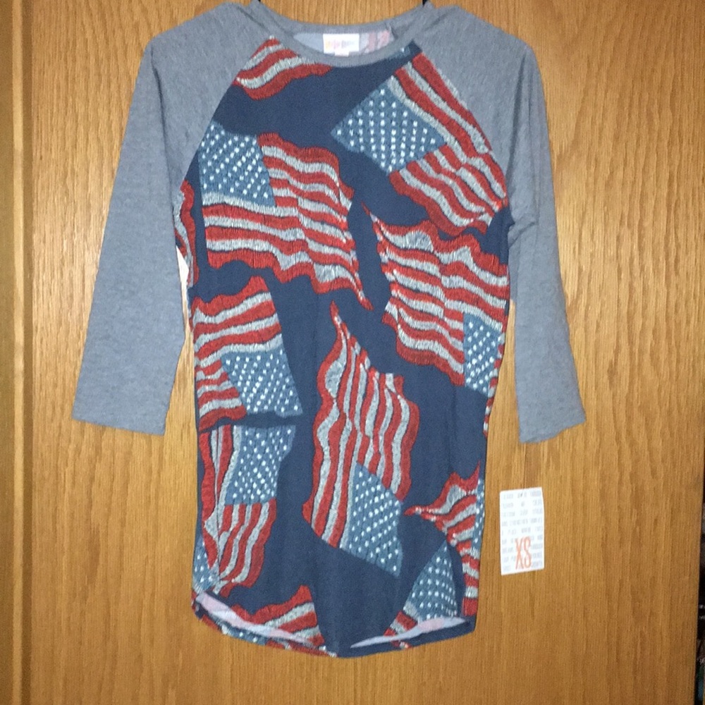 LuLaRoe XS Americana Randy T-shirt